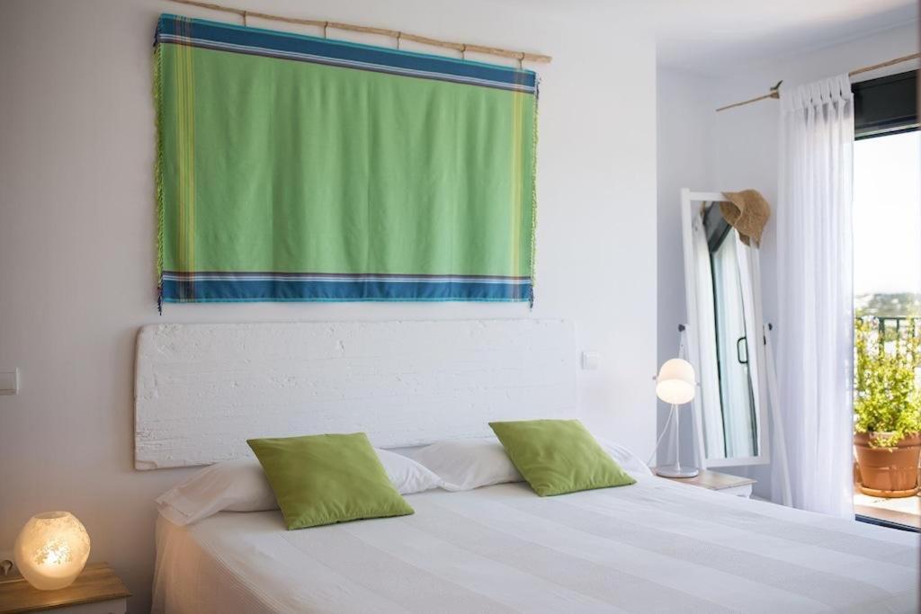Ferienhaus Sunset Sea View & Garden Cala Tarida 6p Max